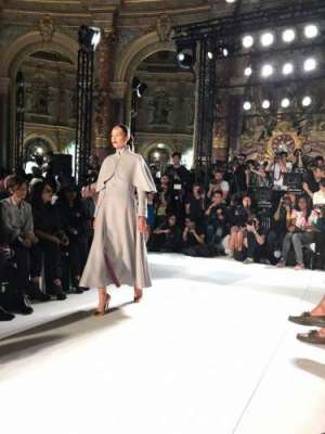 Hainan Airlines Unveils Glamorous New Uniforms At Paris Couture Week