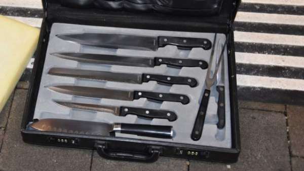 Amateur Cook's Knives Prompt Train Evacuation In Switzerland