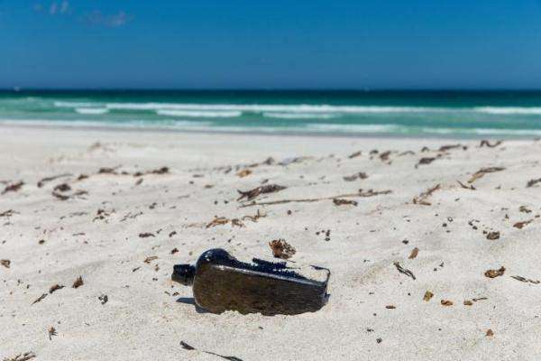 Australia Family Finds World's Oldest Message In A Bottle
