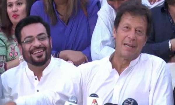 Amir Liaquat May Replace Fawad Chaudhry As PTI Spokesman
