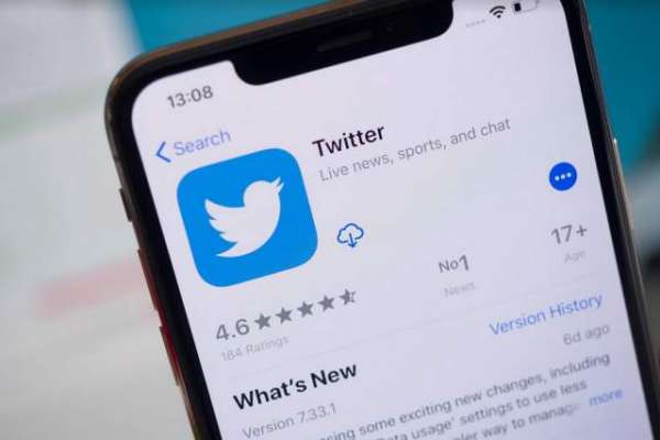 Twitter will now allow you to add media to a retweet